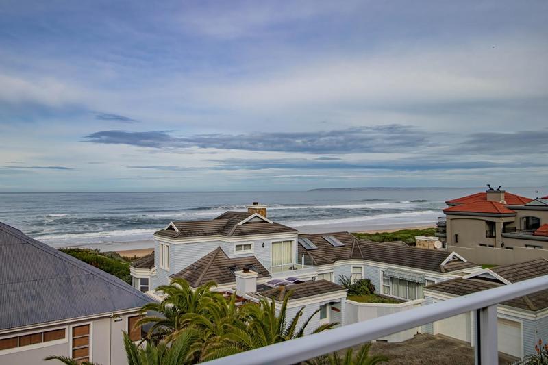 9 Bedroom Property for Sale in Outeniqua Strand Western Cape